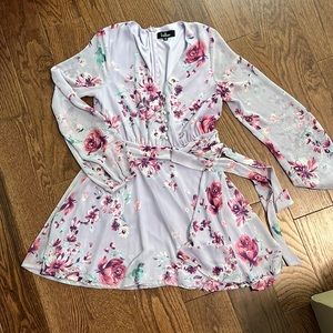 Lulus Lilac Floral Tis Waist V Neck dress